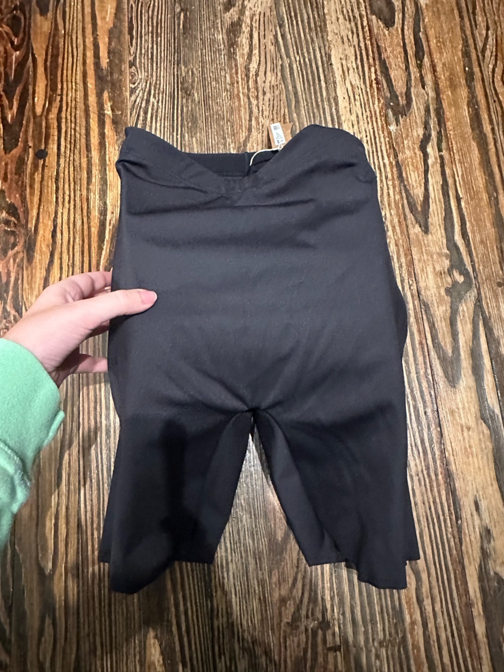 SKIMS NWT Hip shaping mid thigh short onyx hip padding for hourglass shapewear